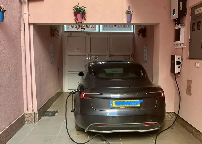 Luka-Mostar Free Parking With Echarger